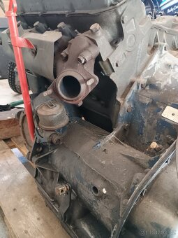 Cadillac 500cui,8,2 V8 motor a převodovka - 5