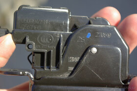 Elektrický zadní zámek výklopných dveří  (905039428R) - 5