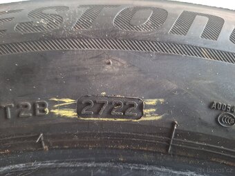 Prodám zimní pneu 215/65/17 Bridgestone - 5