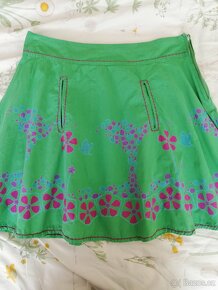 Velmi ženská živě zelená bavlněná dámská sukně s květy, M/L - 5