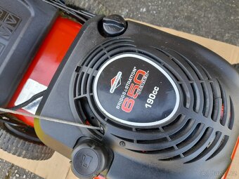 Benzínová sekačka s pojezdem MTD 46 cm Briggs-stratton - 5