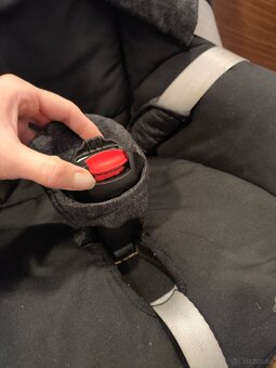 Maxi Cosi Pearl + Family Fix autosedačka se základnou - 5