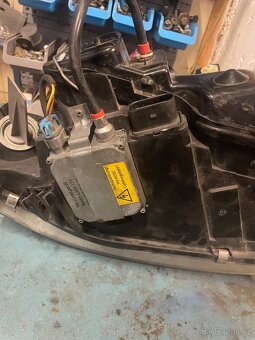 Predni xenon Audi a4 b6 - 5