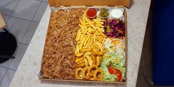 Práce v OC Futurum v restauraci foodcourt salaterie - 5