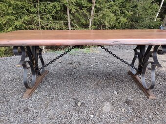 Akáciový stůl s ručně kovanými nohami - 5