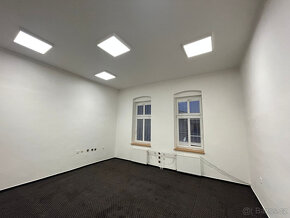 Pronájem kanceláře v centru Chomutova 30m2 - 5