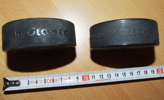 2 sběratelské puky=Toronto Maple Leafs + MS 2004 Czech - 5