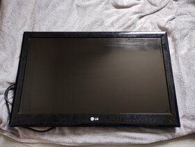 TELEVIZE LG + DRŽÁK NA ZEĎ + OVLADAČ - HEZKÝ STAV - PC 8000 - 5