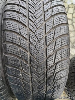225/55/18 zimni pneu PIRELLI a BRIDGESTONE 225/55 R18 - 5