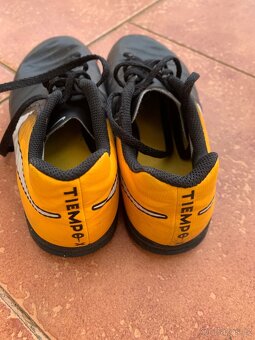 Sportovní boty Nike velikost UK 4 - 5