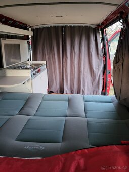 Transporter T4 2.5 TDi upraven na spaní super stav - 5