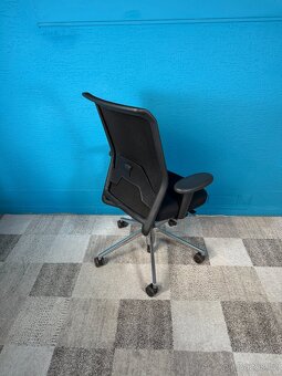 Kancelářská židle VITRA ID Mesh PC 23 559 Kč - 5