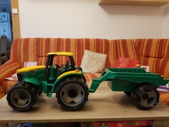 Velký traktor s vlečkou - 5