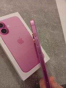 Prodám IPhone 16 128GB - 5