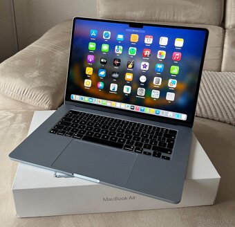 Apple MacBook Air 15" 2025, M4 10-Core, 16GB/256GB, modrý - 5