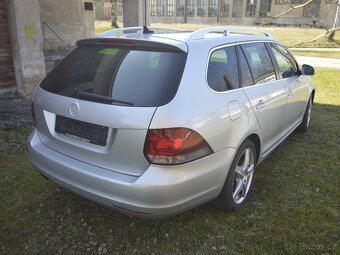 VW Golf 6 combi 2,0 103 kw Panorama Kůže Highline - 5