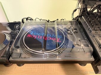2x Technics SL-1200MK7 - 5