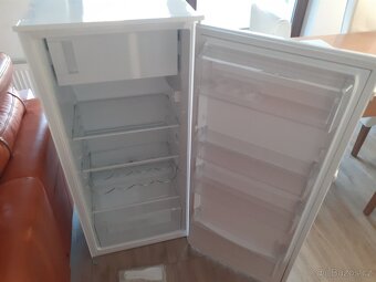 Prodám lednici s mrazákem, v - 122 cm, ODVEZU - 5