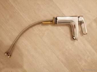 SLEVA    UMYVADLOVÁ BATERIE HANSGROHE - 5