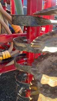 Diskový nesený podmítač - aplikátor na digestát a kejdu Laum - 5