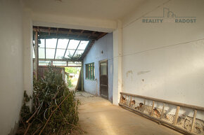Prodej pozemku s rodinným domem k demolici, 434 m2, Dub nad  - 5