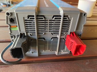 Profi Invertor / měnič napětí cotek SP 3000 - 5