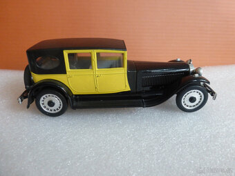 modely aut 1:43 10. - 5