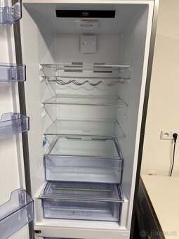 Lednice Beko RCNA406E40LZXR - 5