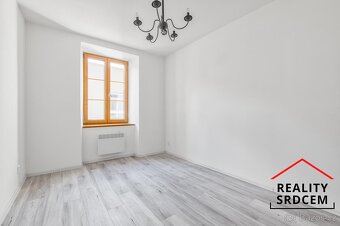 Pronájem zrekonstruovaného bytu 2+kk s komorou, 60 m2, ul. T - 5