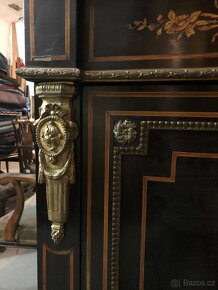 Starožitná intarzovaná skříňka s mramorovou deskou - 5