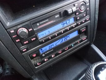 VW GOLF 4 1,6-16V BENZIN NAJ 130 KLIMATR. ZA 39000 KČ - 5