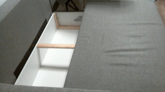 Rohová rozkládací sedačka s úložným prostorem - 5