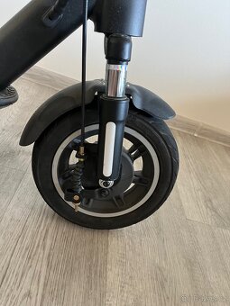 Elektrická koloběžka W-TEC Lambreto Max 10" - 5