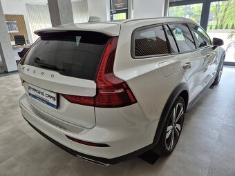 Volvo V60 2,0 D4 AWD Cross Country PLUS - 5
