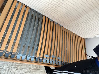 Postel s úložným prostorem, roštem i matrací - 5