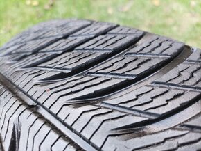 2 zimní pneumatiky Michelin 215/65/17 5,5mm 2021 - 5