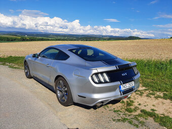 Prodám Ford Mustang 5.0 GT - 5