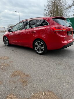 Kia Ceed Combi SW 1.6 CRDI 100Kw GT- LINE - 5