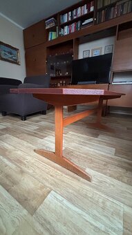 Křeslo a stůl - 5