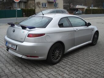 Alfa Romeo GT 1.9 JTD - 5