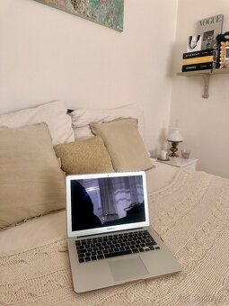 Macbook Air 13-palcový (2017) - 5