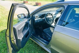 PRODÁM VW PASSAT Variant Highline 2,0 TDI - SUPER STAV - 5