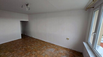 Pronájem bytu 3+1 o výměře 77 m2 s balkónem ve FM - 5