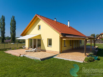 Prodej komerční, dům 2 apartmány 140 m2, pozemek 5367 m2, No - 5