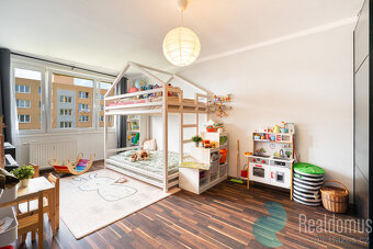Prodej bytu 3+1, OV, balkon, centrum - 5