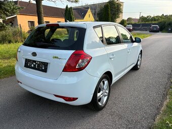 Kia Ceed 1.6i - 5
