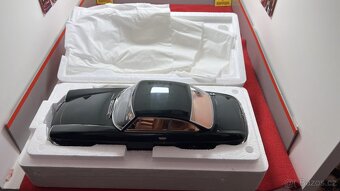 Ferrari 330 GT 2+2 1:18 KK Scale - 5