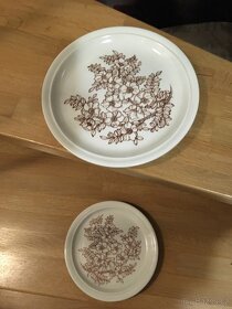 Smaltovaná bílá poklička, staré talíře Ditmar Urbach - 5