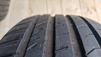 235/50 R17 100W - 5