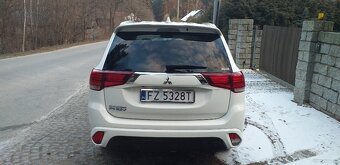Mitsubishi Outlander 4x4 2,4 benzín 136 koní PLAG-IN - 5
